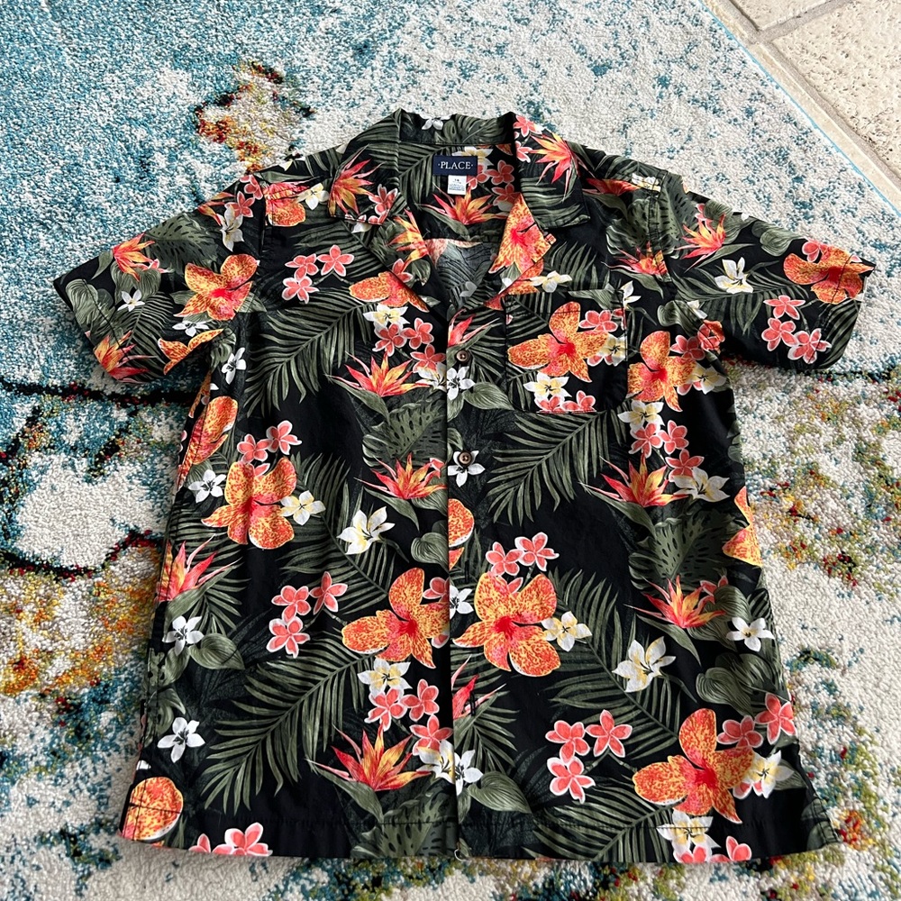 Children’s Place boys sz 14 tropical bottom down shirt, excellent condition.